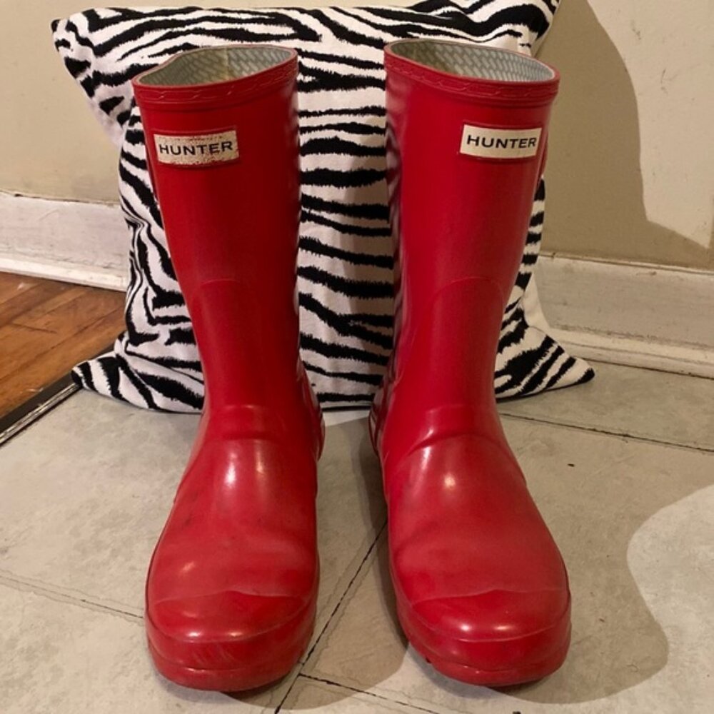 Hunter short gloss rain boot size 7M/8F